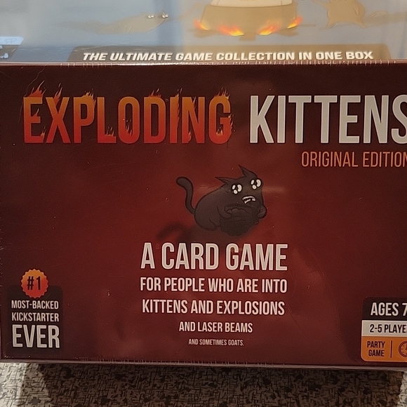 Original Edition Card Game - Red - Picture 2 of 4